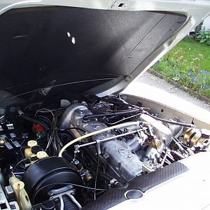 Motorraum.JPG