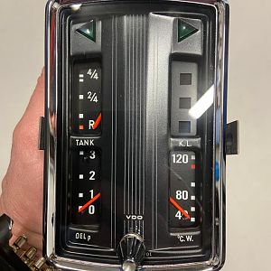 W113 Uhr 3